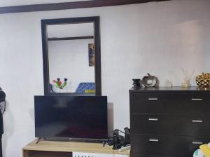 CheapEntireHouse Mel Place in Mandaue with Netflix for 5pax or more