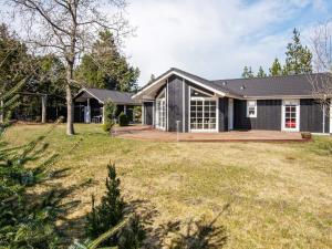 8 person holiday home in Løgstør-By Traum