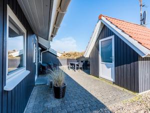 5 person holiday home in Henne