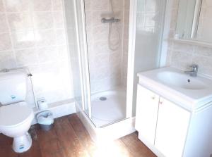 Maisons de vacances La Rose des Sables, Maison familiale 7 chambres, grand jardin, proche plage : photos des chambres