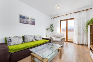 Apartments with parking space Baska, Krk - 23536