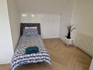 Loft apartment with skyline views of Canary Wharf