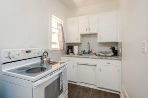 Solvang Bungalow B