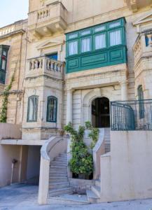 Spacious Side Seaview Sliema Apartment