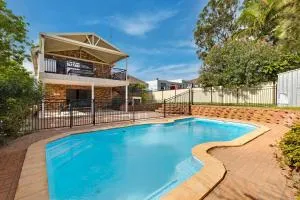 Sunset on View with Private Pool - Berkeley Vale
