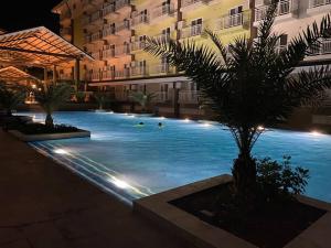 309B Condotel Near Airport &Mall,Pool,Gym,Netflix