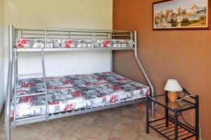 Single storey holiday home with swimming pool