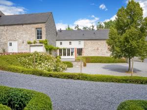 Getaway with Sauna in Falaën