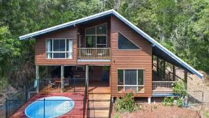 Sandy Paws in Toogoom - Howard