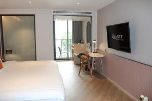 The Quart Ruamrudee by UHG