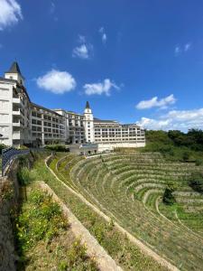 Twin Lakes Vineyard Residences Tagaytay Shiraz Building
