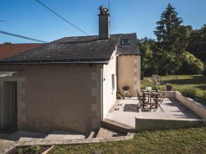 Maisons de vacances Charmante maison proche Chateaux de la Loire, jardin prive, parfait pour couples et familles - FR-1-381-371 : photos des chambres