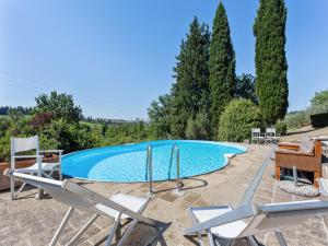 Poolside Leisure in Empoli Hideaway
