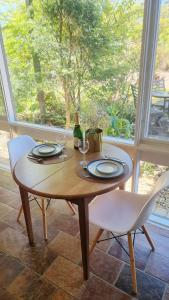 Lovely Retreat, Private Apartment in home