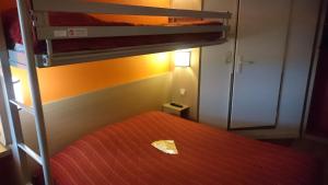 Hotels Premiere Classe Bordeaux Eysines : Chambre Triple (1 Lit Double et 1 Lit Simple)