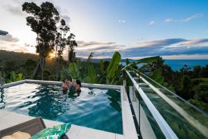 Nine Islands Airlie Beach Luxury Holiday Home with ocean views