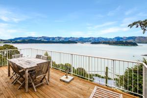Bayview Beauty - Charteris Bay Holiday Home