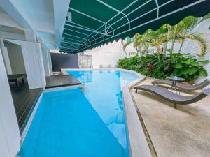 Siraburi boutique pool villa at Center of old town
