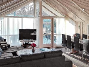 8 person holiday home in Juelsminde-By Traum