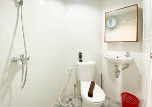 Homey and Good Choice Studio at Amartha View Apartment By Travelio