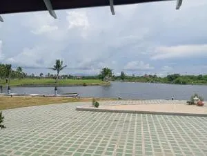 Waterfront Bang Pakong Villa - Phanat Nikhom