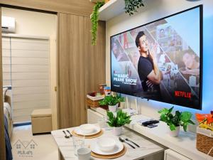 Cozy Vibrant Staycation Netflix Wifi Mandaluyong