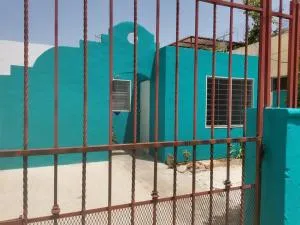 Casa Turquesa enfrente de parque - Pacabtún