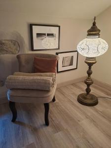 Maisons de vacances L Antre de Pierres - chambres d'hotes et gites : Chambre Double - Vue sur Parc