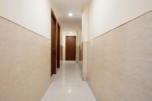 Hotel Shree Sai Dham Near New Delhi Railway Station, Paharganj