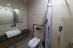 Hotel Shree Sai Dham Near New Delhi Railway Station, Paharganj