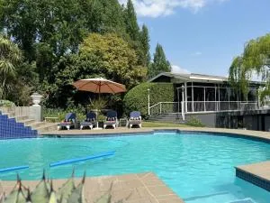Vaal River Boathouse Bungalow - Heilbron