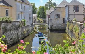 Maisons de vacances Awesome Home In Rubercy With Sauna : photos des chambres