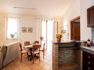 Stunning Villa in Contrada Sarmuci with Pool