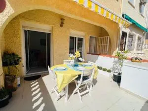 Sunny, South-Facing & Welcoming - Llobregales