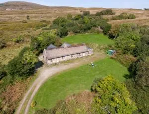 Traditional style thatched cottage in Kenmare - Lauragh