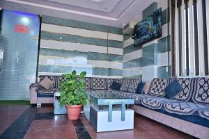 Hotel Radha Palace & Restaurant