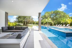 Modern Brand New Villa with Pool, Jacuzzi, Chef at Cocotal Golf & Country Club