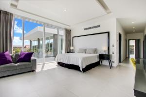 Modern Brand New Villa with Pool, Jacuzzi, Chef at Cocotal Golf & Country Club