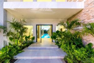 Modern Brand New Villa with Pool, Jacuzzi, Chef at Cocotal Golf & Country Club