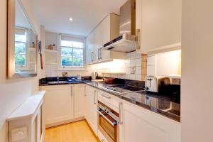 Pass the Keys Charming Cottage in City Centre with Free parking