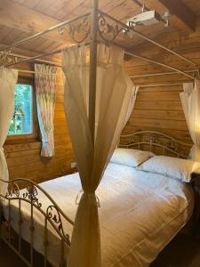 4 bedroom Lodge Hotub-Pool in Surrey UK