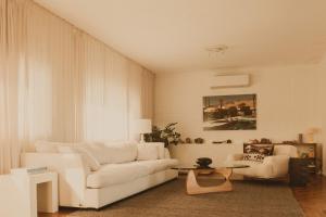 4 Bedroom Mid-Century Home with Ocean Views