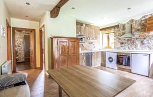 La Tienda de Abajo - Apartamentos acogedores con calefacción, parking y vistas al Valle de Soba