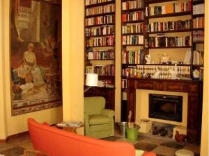 Charming Elegant castle flat with large garden