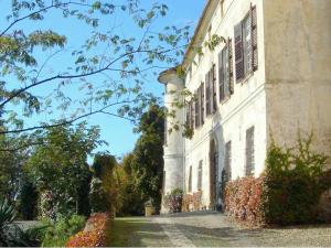 Charming Elegant castle flat with large garden