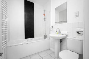 Stylish Two Bedroom Apartment - City Centre - JQ - Balcony - Netflix 11B