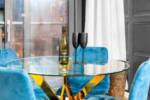 Stylish Two Bedroom Apartment - City Ceentre - Balcony - JQ - Netflix & Wifi - 11B