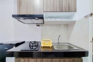 Great Deal and Cozy Stay Studio Room Serpong Garden Apartment By Travelio