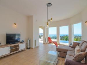 Unique villa in Moraira with infinity pool