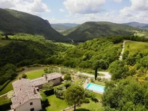 Modern Umbrian House with Swimming Pool - M&M Holiday House - Menestrello